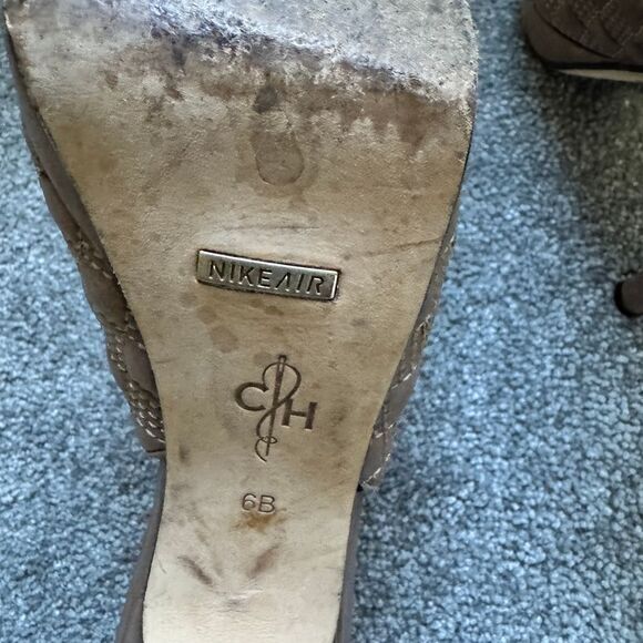 Elegant Quilted Taupe Peep-Toe Slingback Heels with Diamond Stitching Pattern - Picture 5 of 5